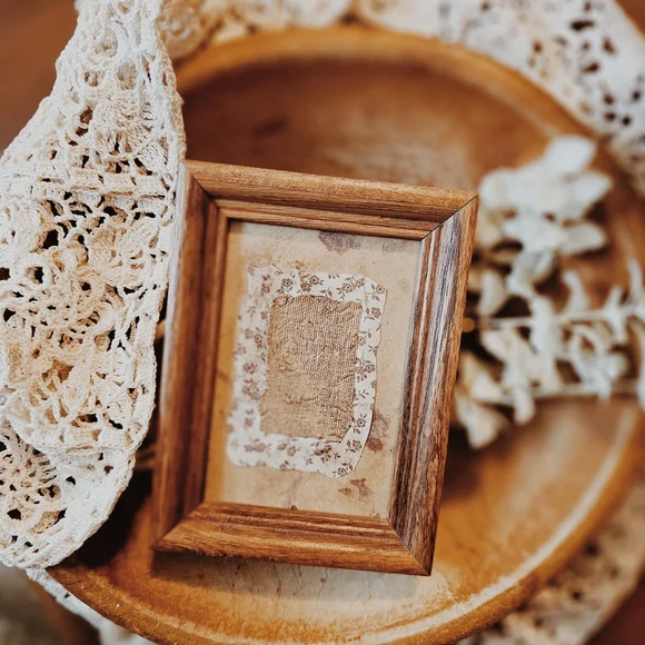 Distressed Floral Picture With Solid Oak Frame - Picture 1 of 2